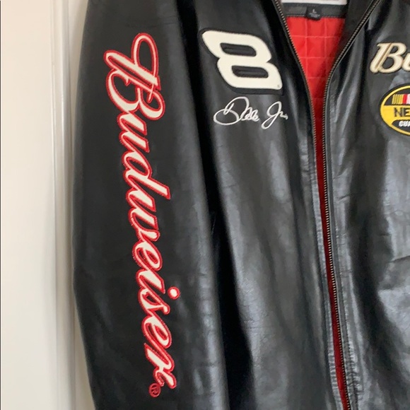 Wilson’s Leather - Picture 6 of 9